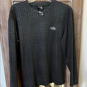 The North Face Men's Graphite Grid Long Sleeve Tee